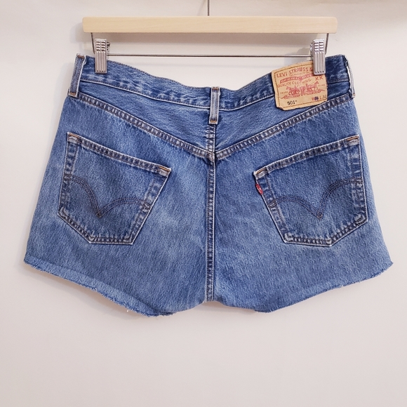 Levi's 501 5-Button Cut Off Denim Jean Shorts, 34" Waist - Picture 3 of 7